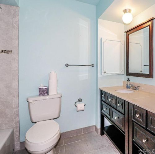 4 Cymbeline Dr, Old Bridge NJ  08857-2704 exterior