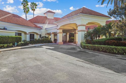 899 Sarria Ct, Fort Pierce FL  34986-1700 exterior