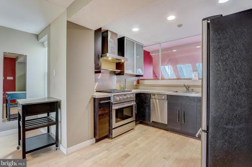 2417 Grays Ferry Ave, Philadelphia PA  19146-2450 exterior