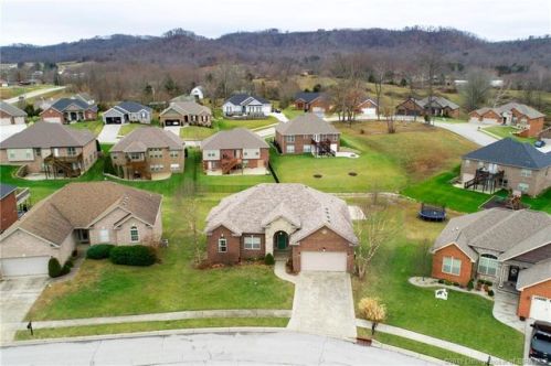 2011 Autumn Ridge Dr, Sellersburg, IN 47172-9371