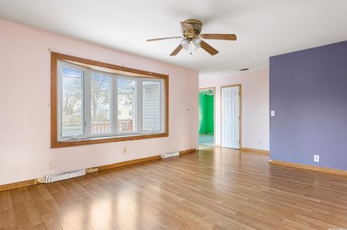 22 Maple St, Central Islip NY  11722-3127 exterior