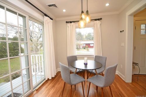 23 Brookside Pl, Pleasantville NY  10570-1204 exterior