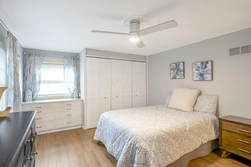 1055 Champagne Dr, Marion OH  43302-6626 exterior