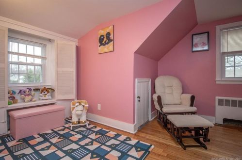 20 Taylor St, Windsor CT  06095-2434 exterior