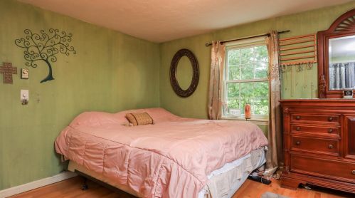 72 Peter Ct, Belmont NH  03220-3136 exterior
