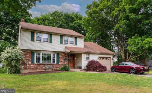 2422 Yellowstone Rd, Riverton, NJ 08077-3161
