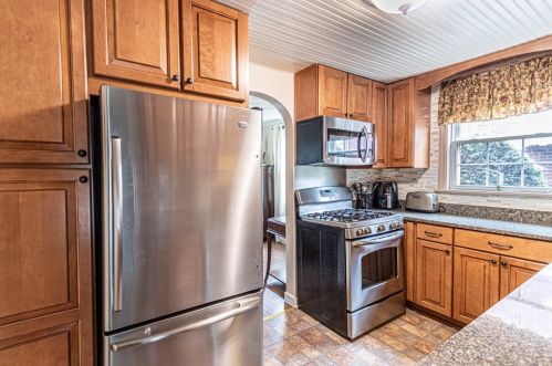 453 Riverview Dr, New Kensington PA  15068-5936 exterior