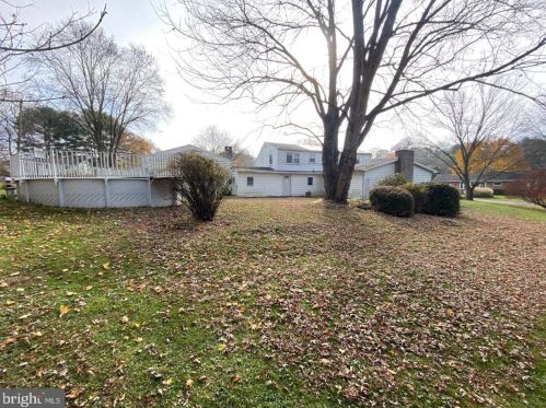 825 Elizabeth Dr, Molino PA  17961-1503 exterior