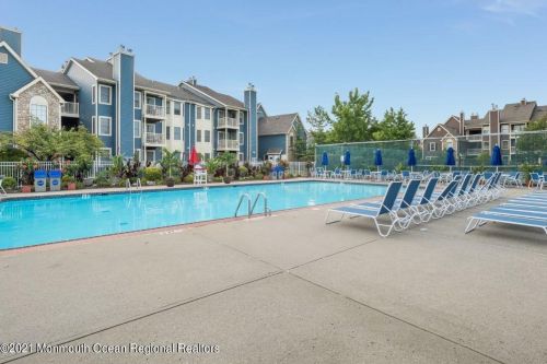 164 Crosspointe Dr, East Brunswick, NJ 08816-1843