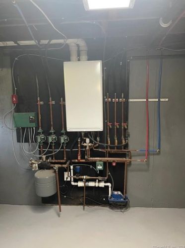 340 Clinton St, New Britain CT  06053-3518 exterior