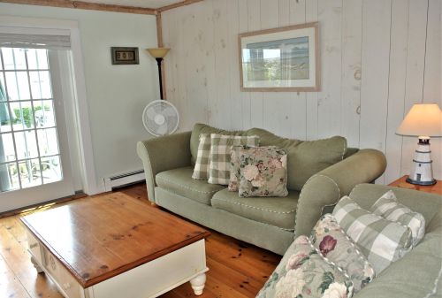 16 Brant Rock Rd, Mashpee MA 02649-4761 exterior