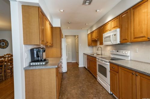 35 Standish Dr, Mount Sinai NY  11766-2621 exterior