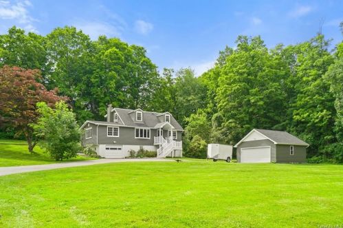 155 Wood St, Mahopac NY  10541-5111 exterior