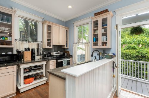 75 Sowell St, Mount Pleasant SC  29464-2660 exterior