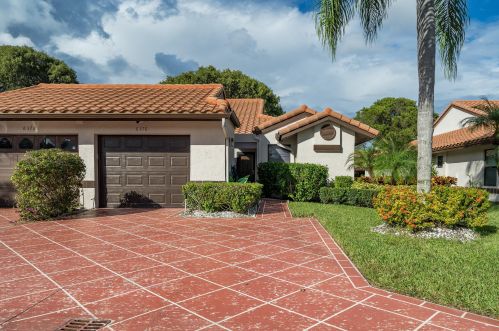 6376 Kings Gate Cir, Delray Beach FL  33484-2429 exterior