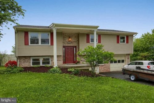114 Pearl Dr, Carlisle, PA 17013-1044