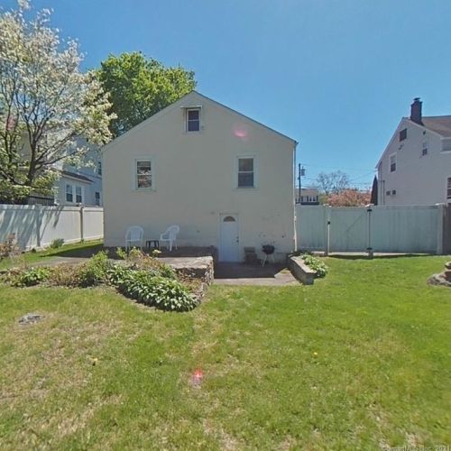 27 Francis Ave, Stamford, CT 06905-3704