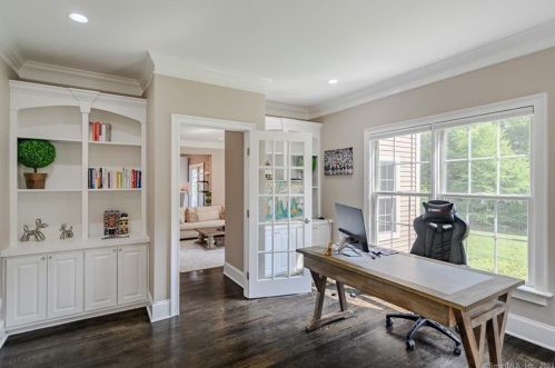 5 Clydesdale Ct, Upper Stepney CT  06468-1368 exterior