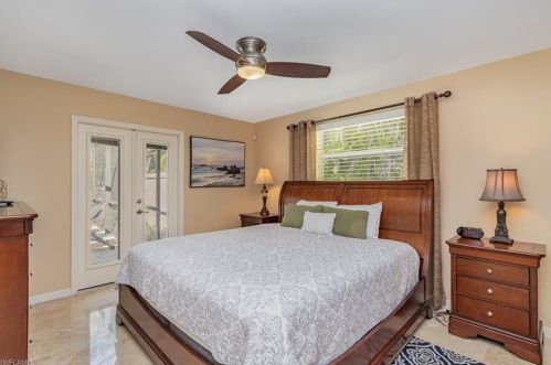 657 91 Ave, Naples FL 34108-2424 exterior