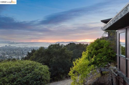 490 Panoramic Way, Berkeley CA 94704-2540 exterior