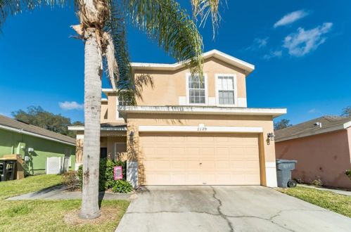 1129 Royal Ridge Dr, Davenport, FL 33896-3059