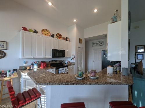 938 5th Pl, Cape Coral FL  33990-2828 exterior