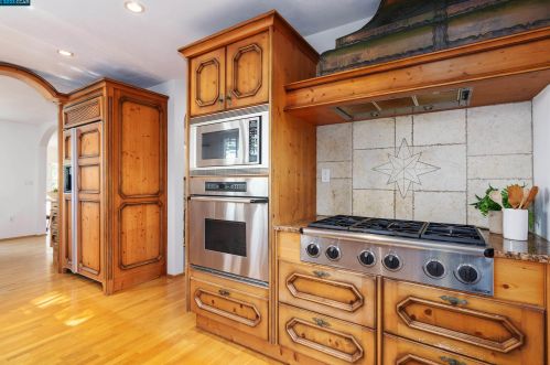 40 Las Palomas, Orinda CA  94563-1916 exterior