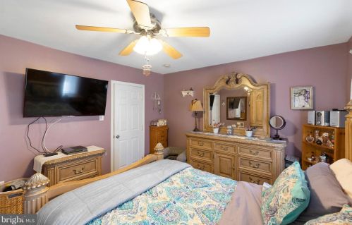 633 Division St, Gloucester NJ  08030-2335 exterior