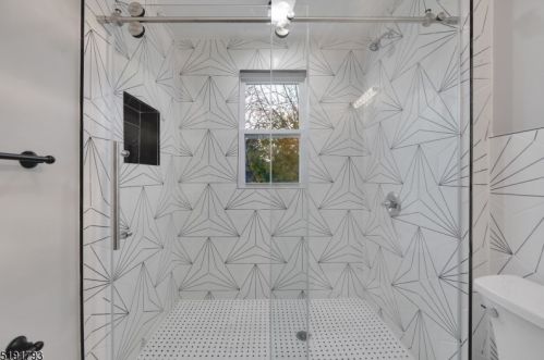 5 Irving St, East Orange NJ  07018-1913 exterior