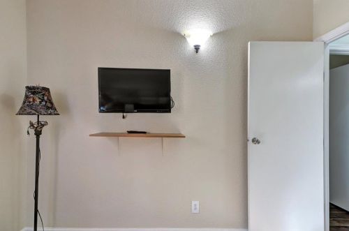 10 Wendy Cir, Grass Valley CA  95945-7037 exterior