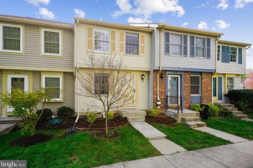 8420 White Feather Ct, Lorton, VA 22079-3054