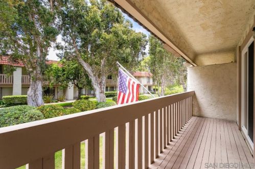 2707 Via Colima, Carlsbad CA  92010-1377 exterior