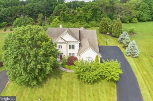 6 Windsor Ct, Landenberg, PA 19350-1064