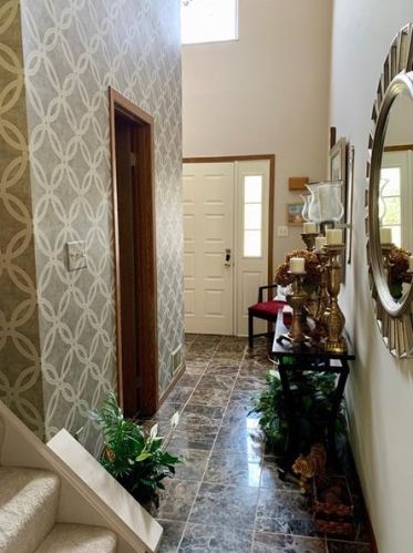57 New London Ln, Oakmont, PA 15139-1100