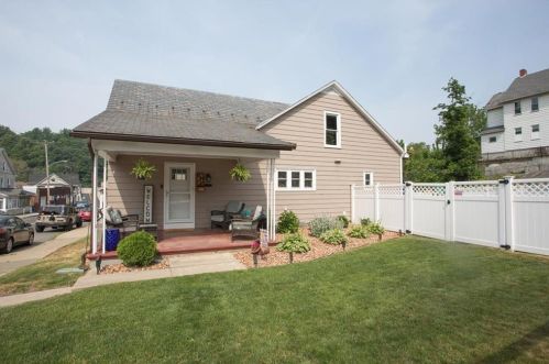 35 Messinger St, Bangor, PA 18013-2017