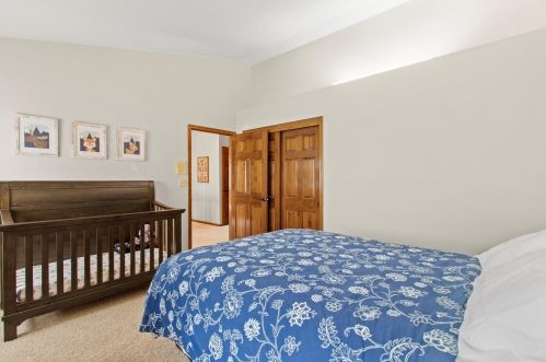 4580 Sommerset Dr, Waukesha WI  53151-6876 exterior