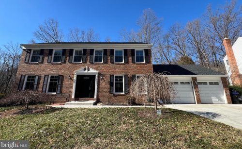 8100 Winding Way Ct, Springfield, VA 22153-2433