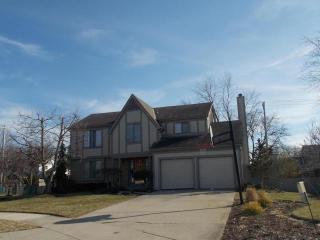 1085 Acillom Dr, Westerville, OH 43081-1103
