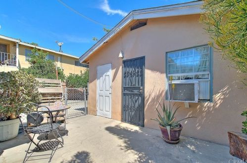 2831 Cade St, Long Beach CA 90805-3326 exterior