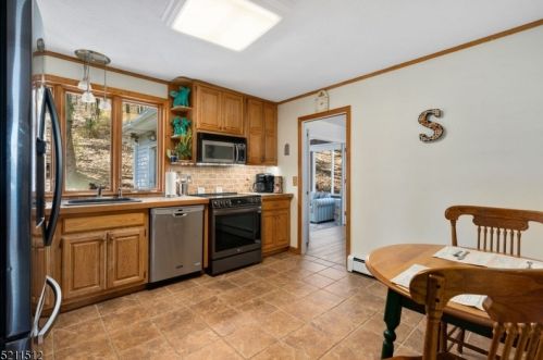 641 Shore Trl, Sparta NJ  07871-1317 exterior