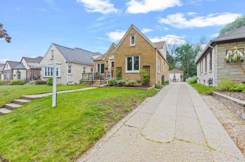 3140 32, Milwaukee WI 53215-4233 exterior