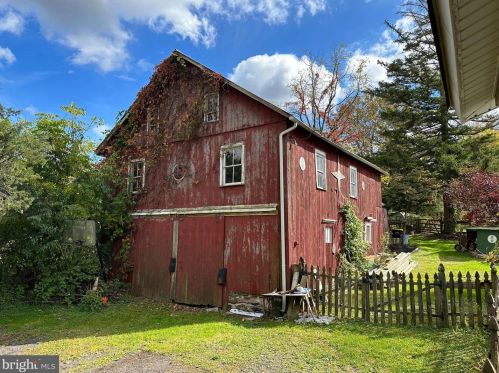 349 Dark Hollow Rd, Pipersville, PA 18947-9308