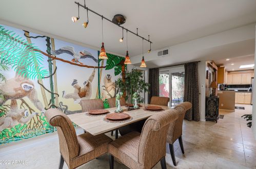 1029 Cactus Wren Dr, Phoenix AZ 85051-8187 exterior