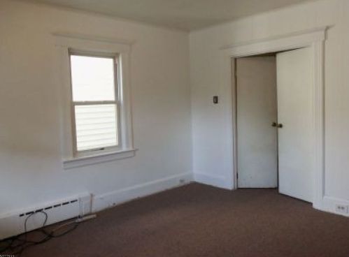 225 Main St, Bound Brk NJ  08805-1837 exterior