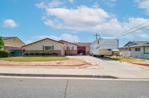 518 Campus View Dr, Riverside, CA 92507-4036