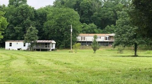 1255 Keith Dr, Clifton, TN 38425-5115