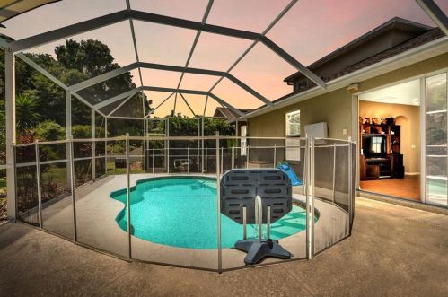 21916 Waverly Shores Ln, Land O Lakes, FL 34637-7563