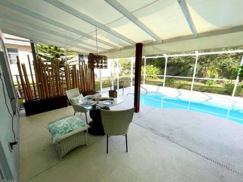 1011 4th Pl, Cape Coral FL  33990-1521 exterior