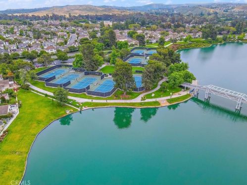 74 Woodleaf, Irvine CA  92614-7081 exterior