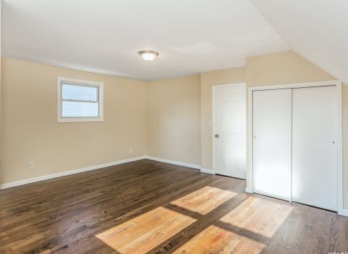 190 Violet Ave, Floral Park NY  11001-3026 exterior